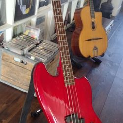 vintage DeArmond jet-star electric bass guitar