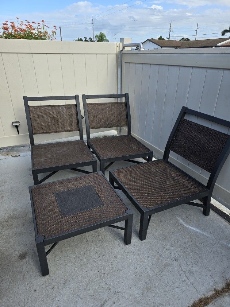 PATIO SET