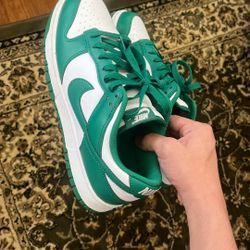nike sbgreen and white