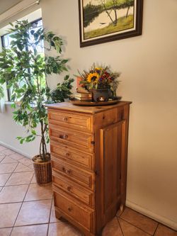 Vintage 20th Century Rustic 6-Drawer Chest Dresser. Delivery Available.