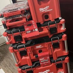 New Milwaukee  Pack Out 