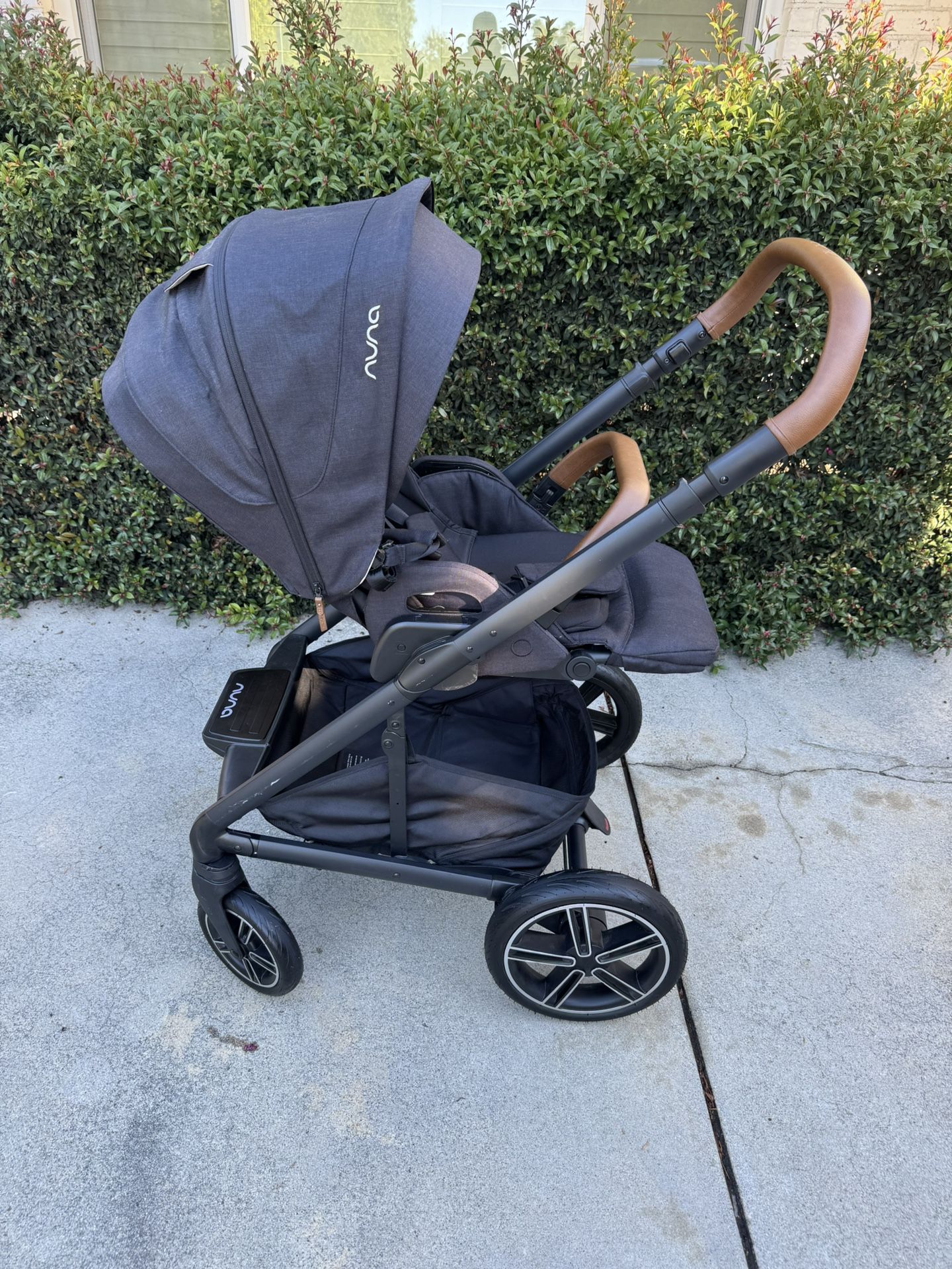 Nuna Mixx Next Stroller And Pipa RX Car Seat Caviar