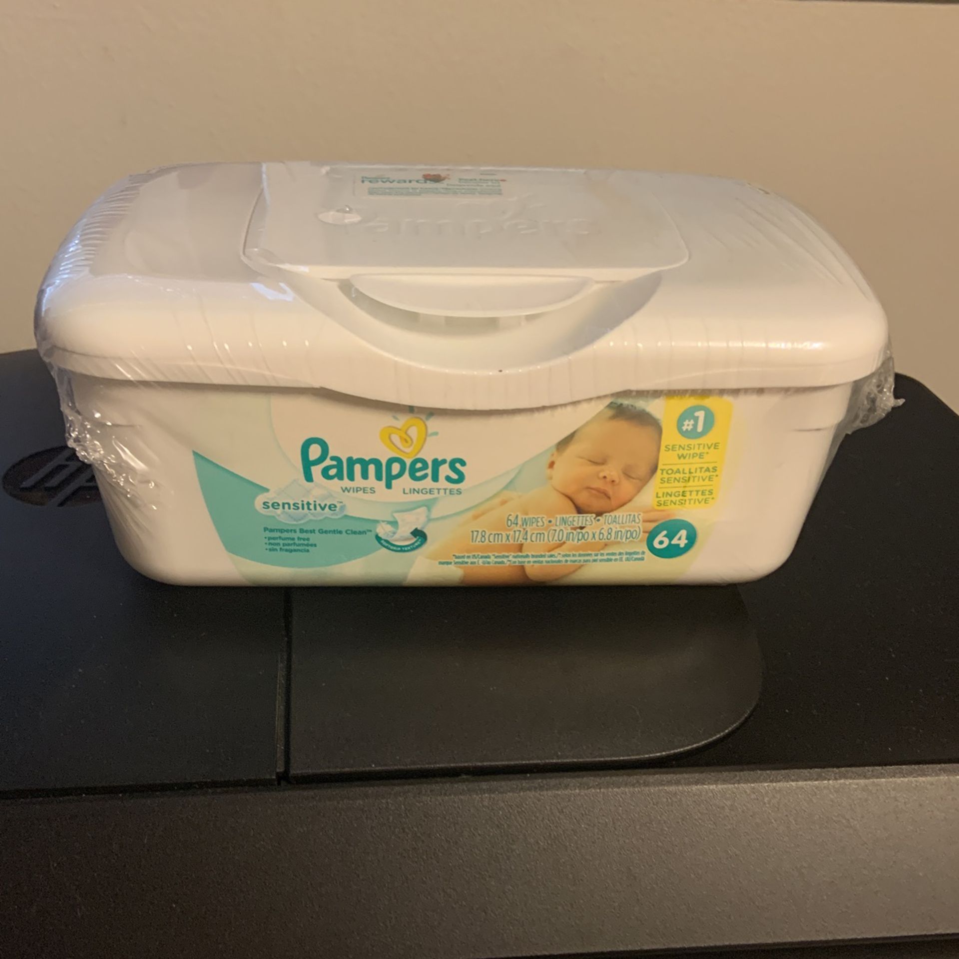 Pampers sensitive baby wipes unscented 64 tub 19505EA