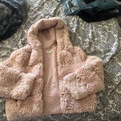 Woman’s Cozy Fox Coat Medium