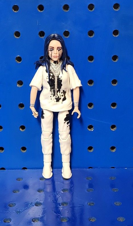 Billy Eilish Figure