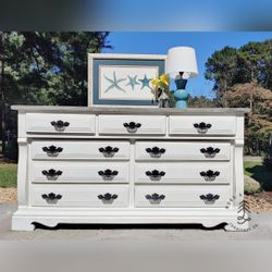 Charming Farmhouse Dresser Off White