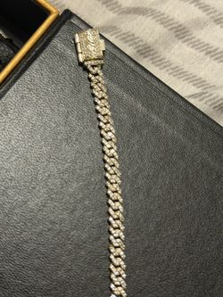 Gld Bracelet