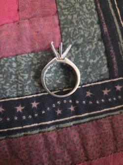 18k Ring Don't Know Thr Weight But Go Pretty High Online