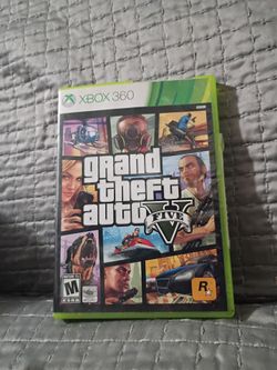 Grand Theft Auto 5 Xbox 360 video game complete with both disks, manual, and map