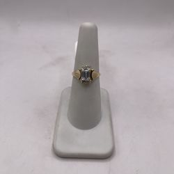 10kt Gold Engagement Style Ring w/ Stones