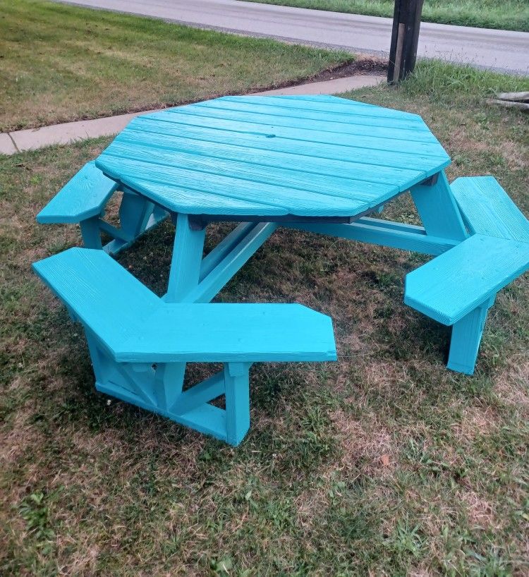 Beautiful Octagon Picnic Table