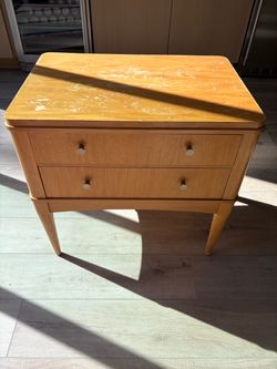 Ethan Allen Side Table/ Night Stand
