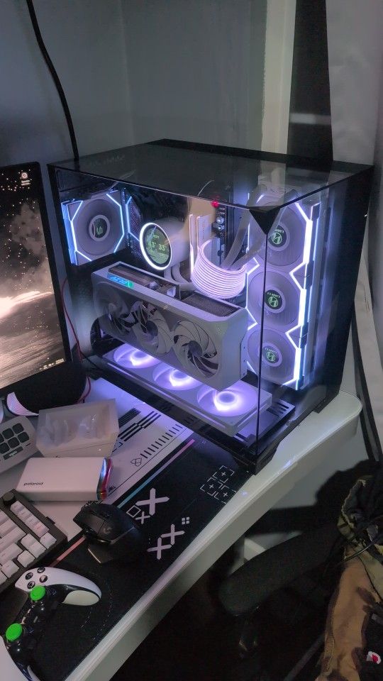Lian Li 011vision With LCD Fans