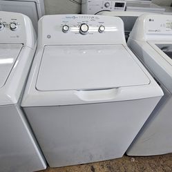 GE WASHER MACHINE.  4.2 CAPACITY