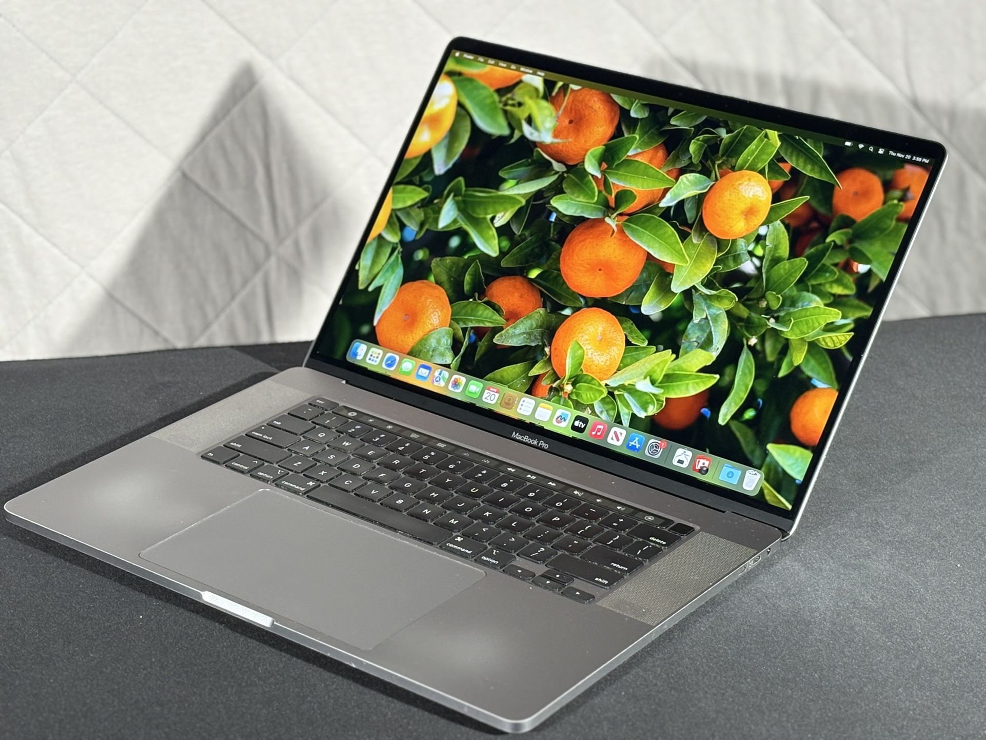 16” MacBook Pro - 8Core-i9 / 16GB / 1TB