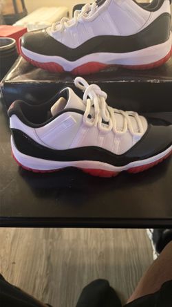 Air Jordan 11 Retro Low "Concord Bred".