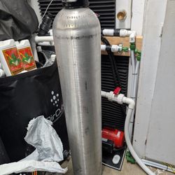 25lb and 40lb CO2 Tanks