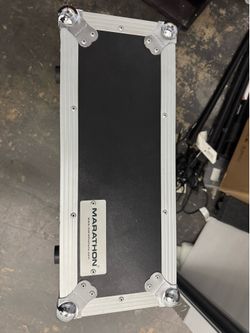 Marathon flight case pyramid zpa 150 Gemini xpm 900