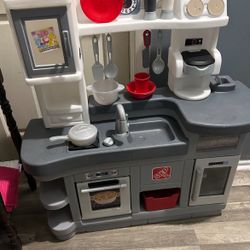 Play Kitchen 
