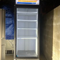 Commercial refrigerator