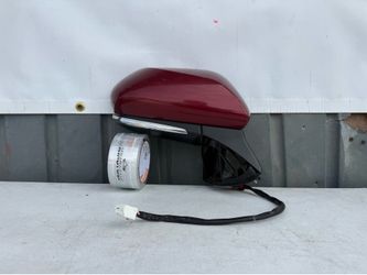 TOYOTA CAMRY -2018 2019 2020 2021 2022 2023 2024- Front door mirror right passenger side RH USED OEM ORIGINAL (With blind spot and turn signal )