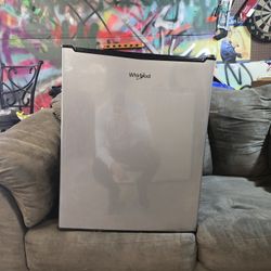 Whirlpool Mini Fridge 
