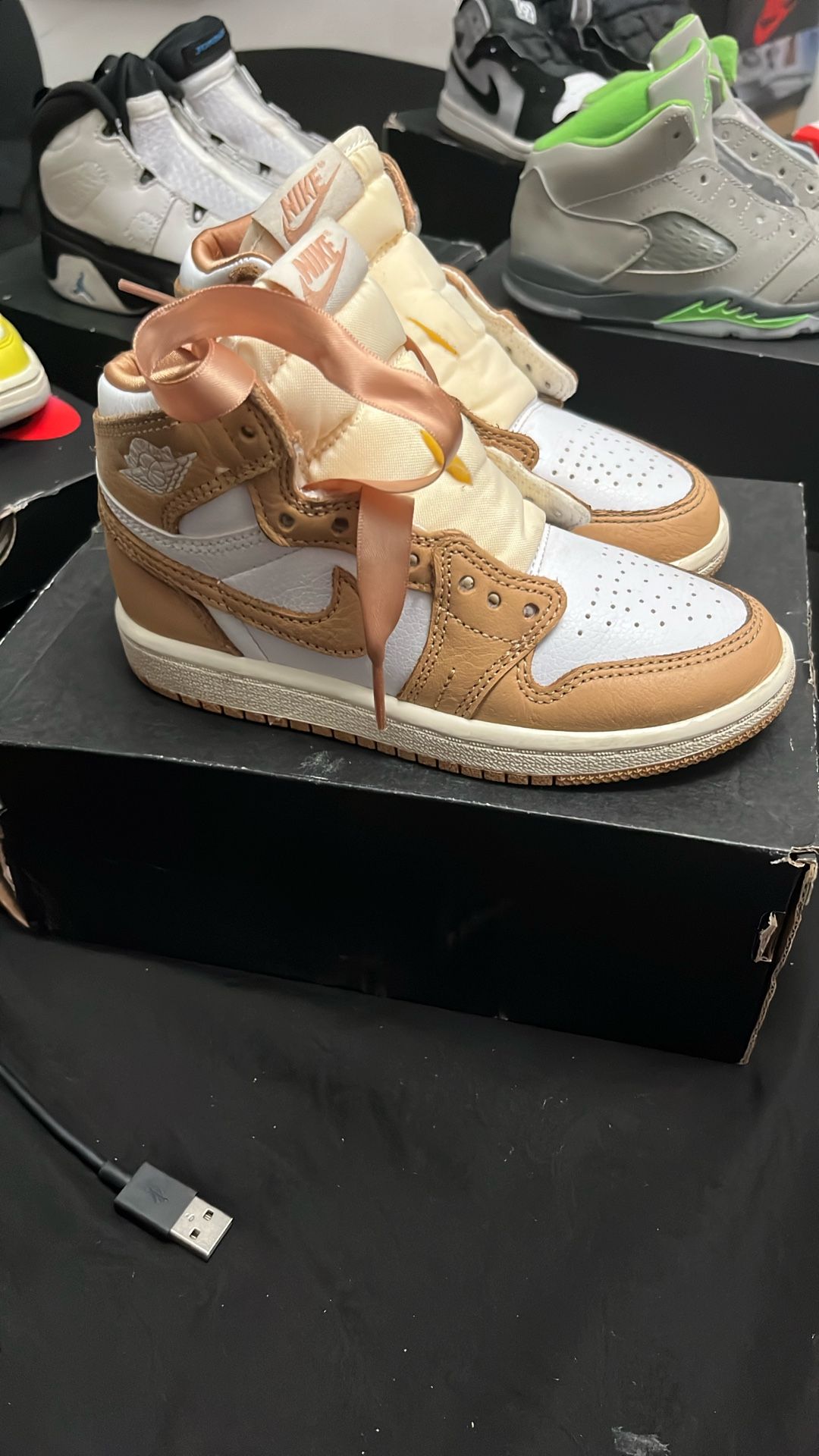 Jordan 1, 3, Yeezy 700MNVN Sz 11c