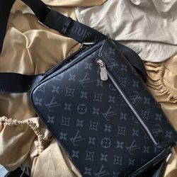 Messenger Bag With 🧾