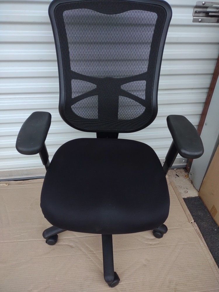 Nice Alera Office Chairs $35 Ea