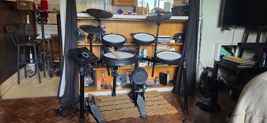 Roland TD 17 electrc drums for sale or trade