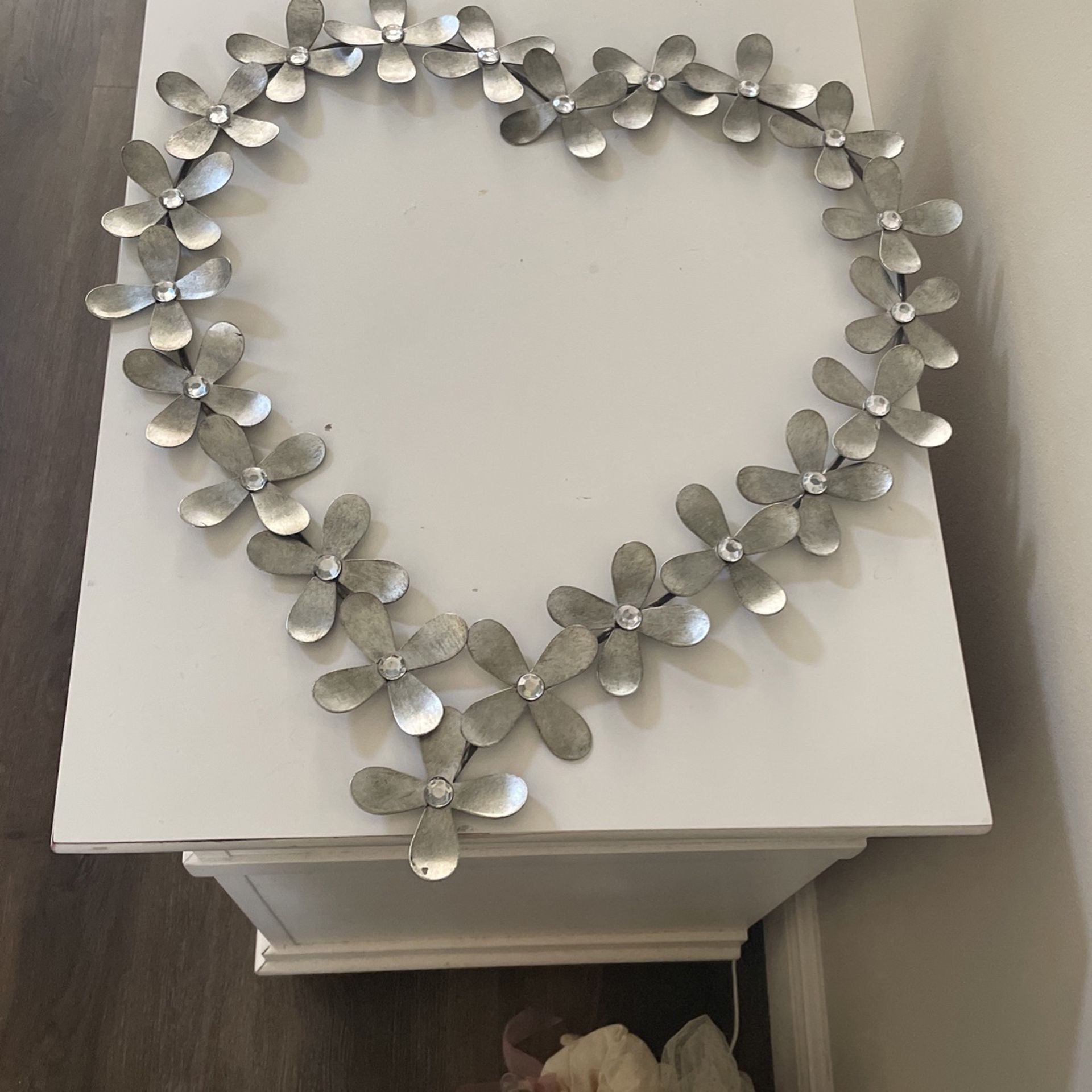 Silver And Crystal Wall Art. Heart With Daisies .