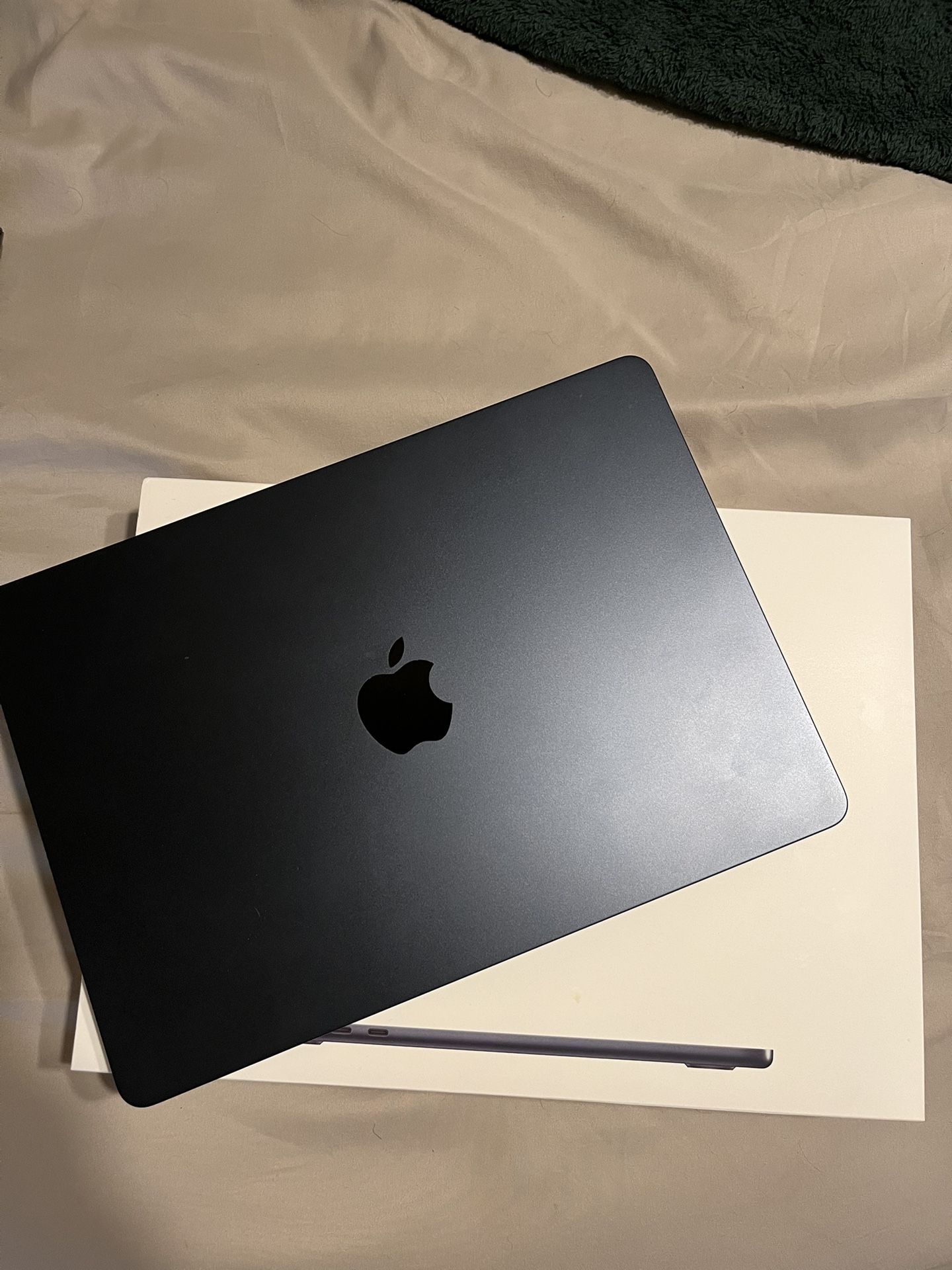 2024 Macbook Air M3 Chip