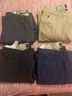 DOCKERS MEN PANTS /   $7 EACH