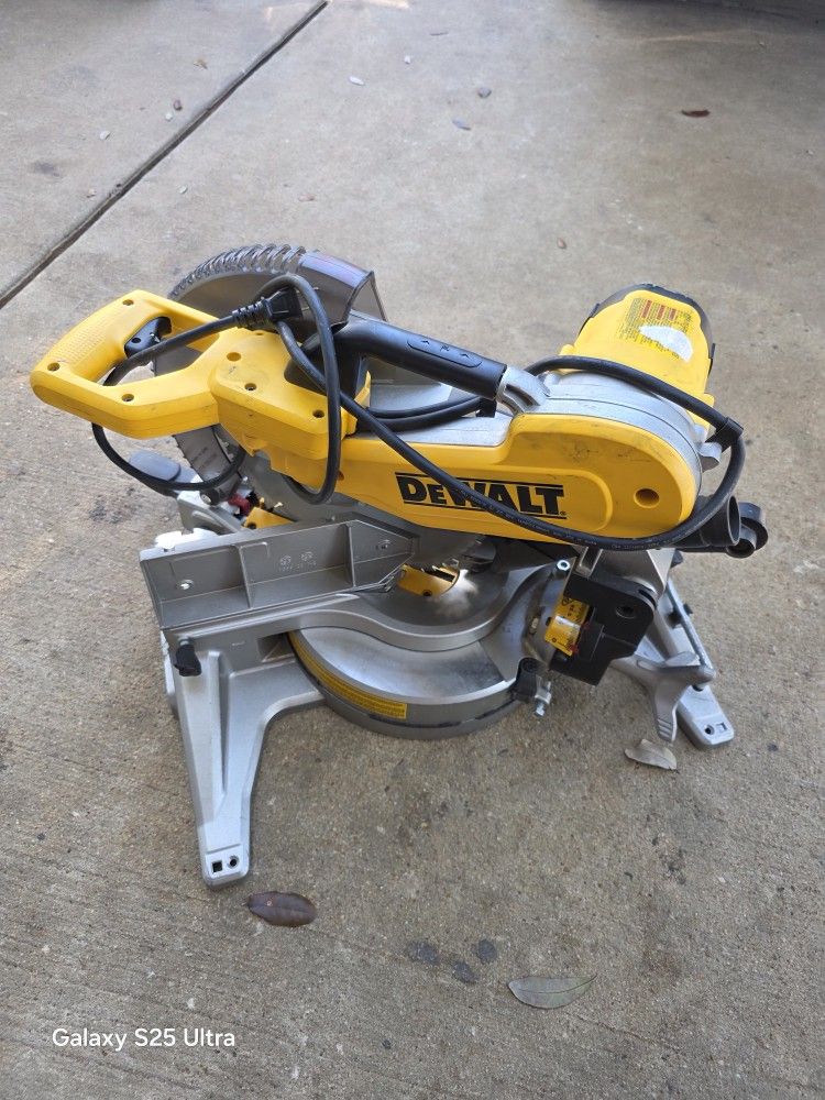 Dewalt Dw716 12 In Miter Saw New Condition $260 Price FIRM// Como Nueva PRECIO FIRME $260