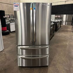 LG Refrigerator. 🚚WE DELIVER🚚