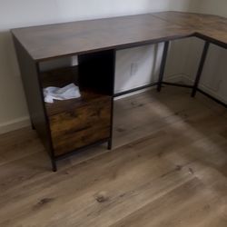 L - Shape Desk/stand