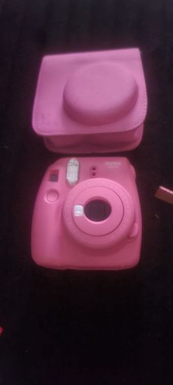 Fujifilm Instax Mini 9 Pink Instant Camera with Case