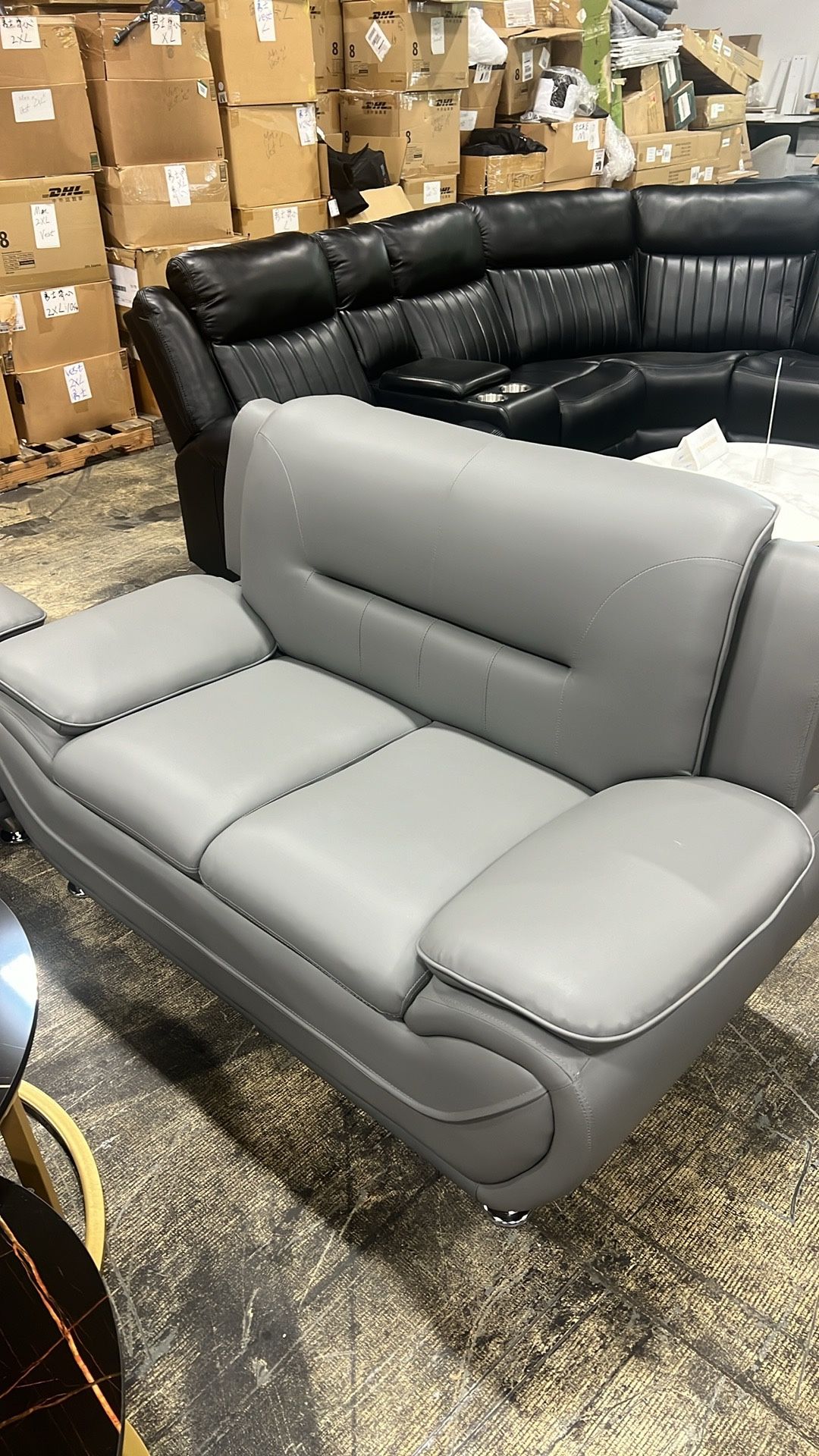 Modern Living Room Loveseat Grey / Loveseat moderno de la sala de estar gris