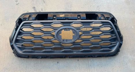 2016 - 2023 TOYOTA TACOMA GRILL OEM