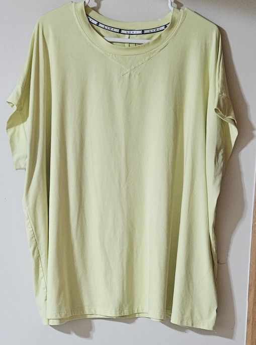 18 - 20 Livi By Lane Bryant Yellow Women's Top