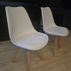 Like New. 2 white chairs. $40/both.