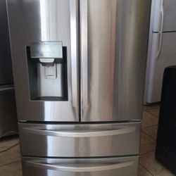 REFRIGERATOR WORKS GREAT