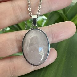 New, Beautiful Rose Quartz Crystal Necklace. Jewelry Bag Included. 
