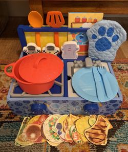 Melissa & Doug Blue's Clues & You! Wooden Cooking Play Set (42 Pieces)