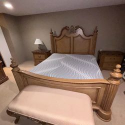 American Drew Traditional King Bedroom Set 7 pieces