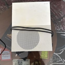 Xbox One With FIFA 14 Game 