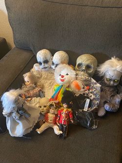 Creepy dolls for Halloween decors
