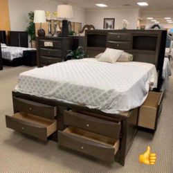 STORAGE BEDROOM SET QUEEN OR KİNG BED DRESSER NIGHTSTAND AND MİRROR Emily