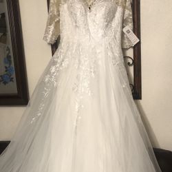LAVERTIR WEDDING DRESS  A-LINE PRINCESS  NEW SIZE 12-16 ASKING 120 CASH ONLY AVAILABLE  