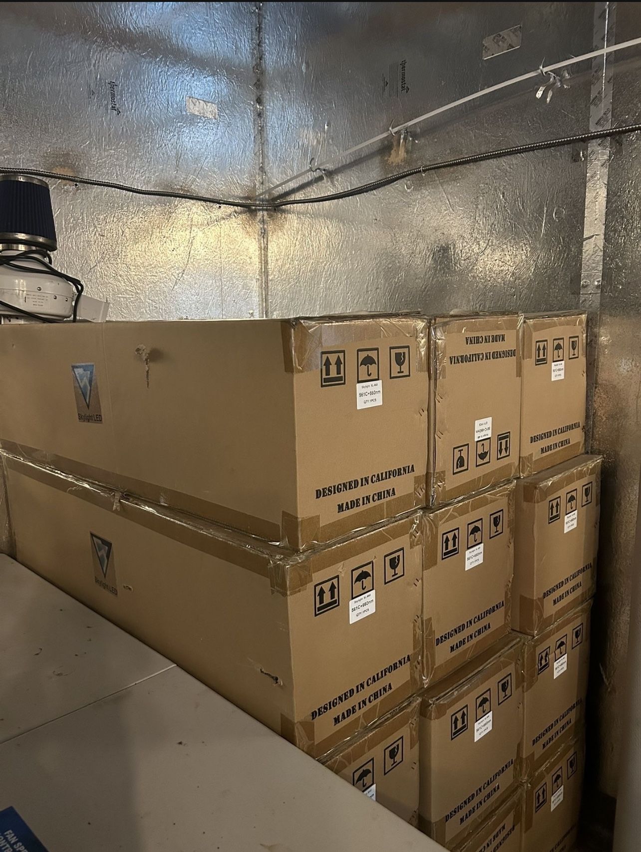 Skylight XI 660 $250 Each One For grow Grover Fixture Dimensions Weight: 44.5" x 42" / 34 lbs